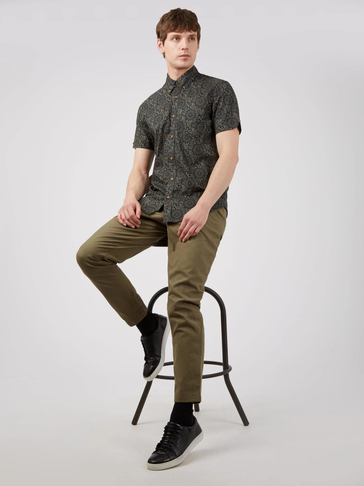 Baird Linen Blend Slim Taper Trouser - Dark Khaki 4 Baird Linen Blend Slim Taper Trouser - Dark Khaki